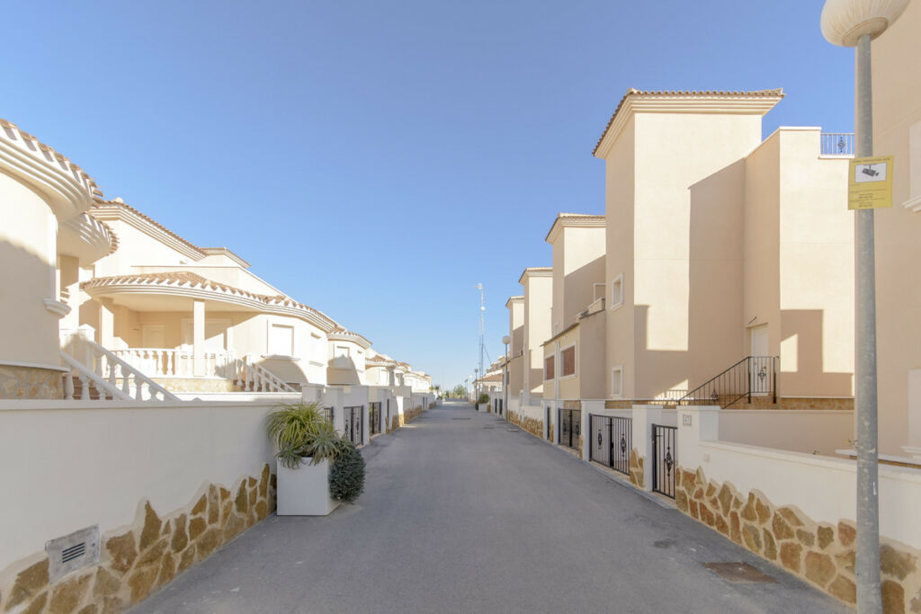 Detached Villa San Miguel de Salinas Alicante - image 45