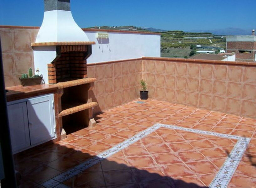 Top Floor Apartment Benamocarra Málaga - image 6