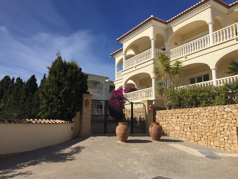 Ground Floor Apartment La Fustera Alicante - image 8