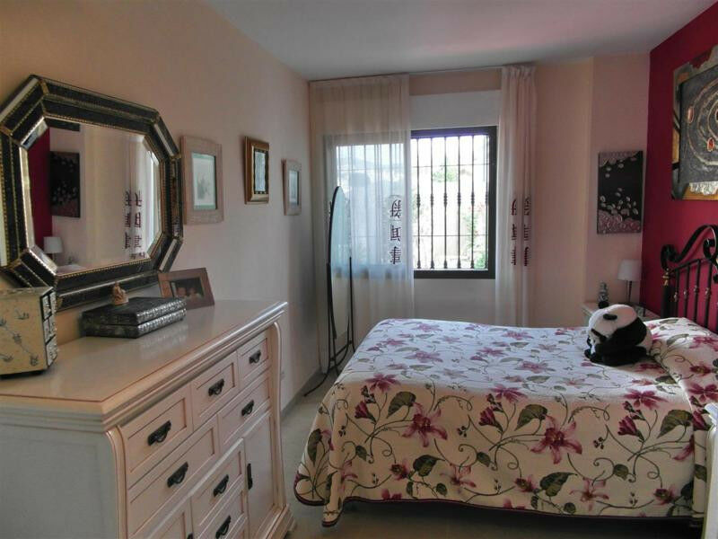 Middle Floor Apartment Benagalbon Málaga - imagen 9