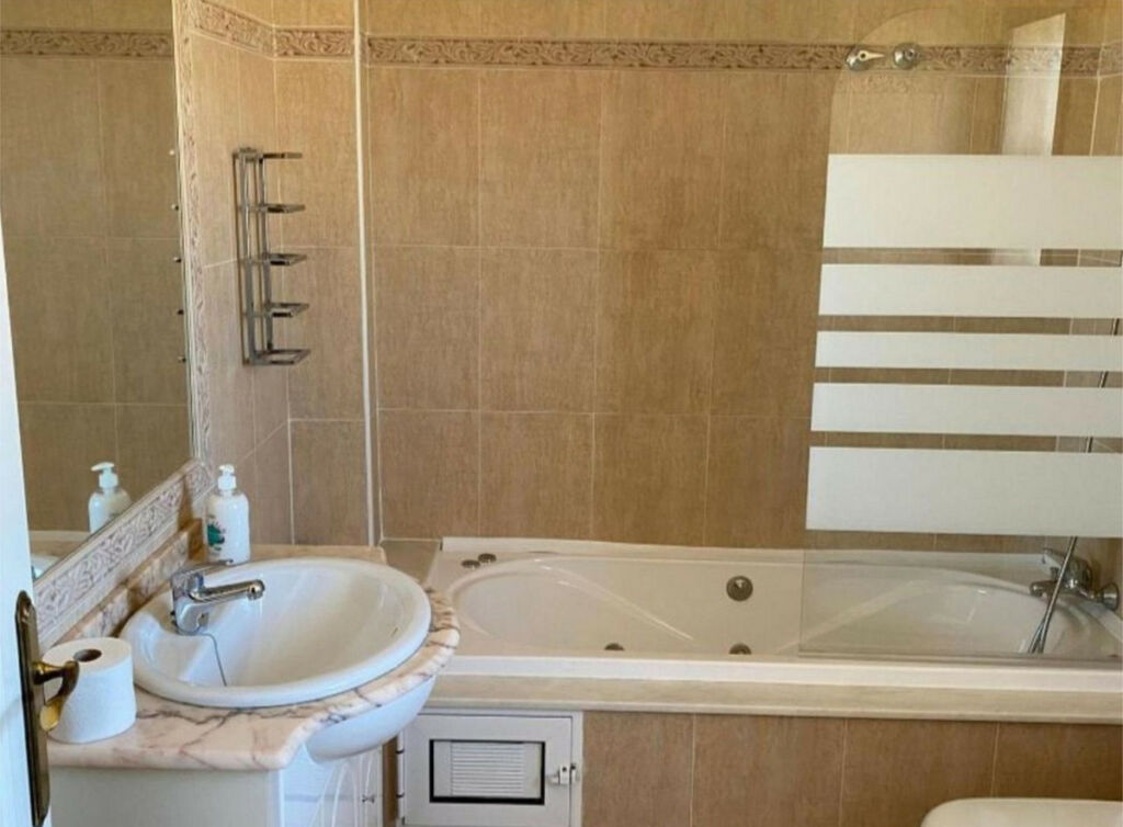 Detached Villa Villamartin Alicante - image 16