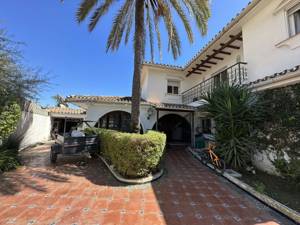 Detached Villa Estepona Málaga - imagen 3
