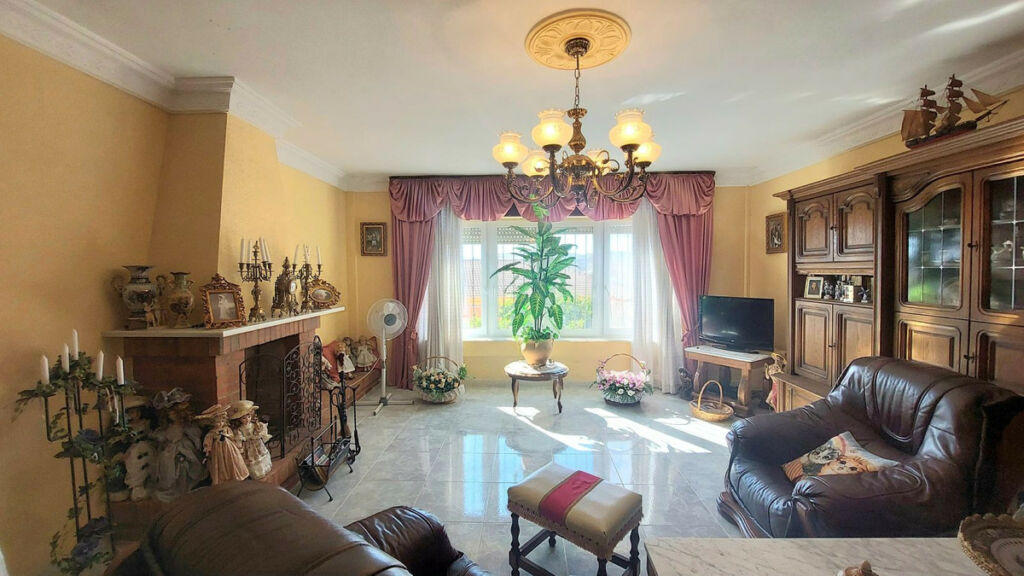 Detached Villa Puerto de la Torre Málaga - imagen 11