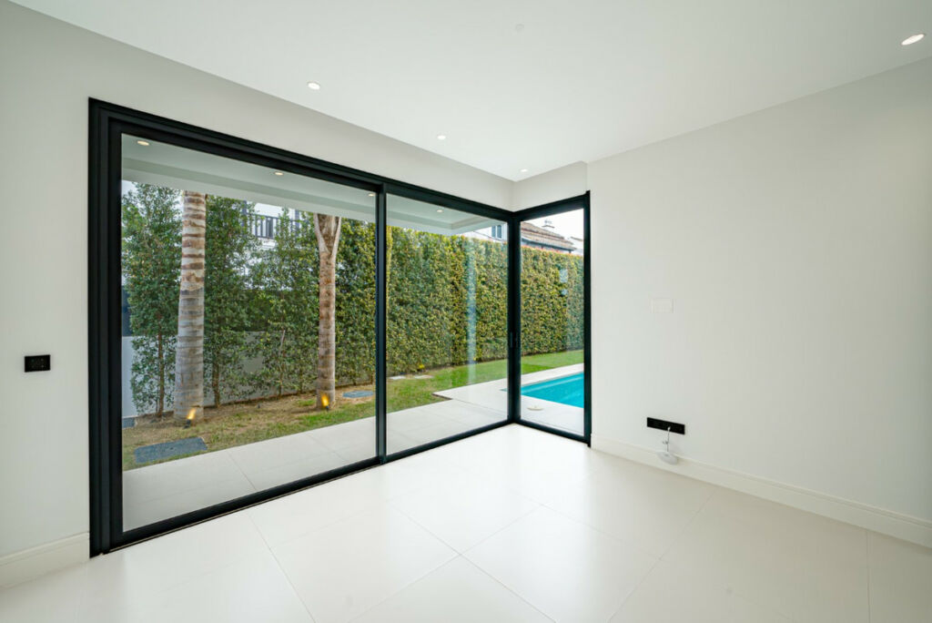 Detached Villa The Golden Mile Málaga - image 12
