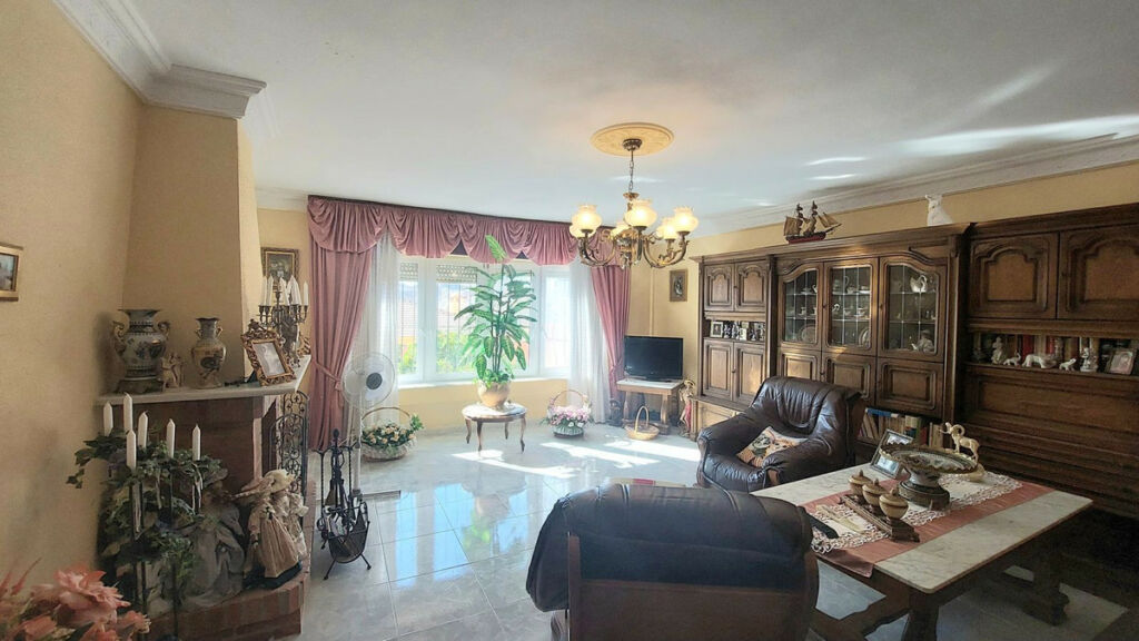 Detached Villa Puerto de la Torre Málaga - imagen 13