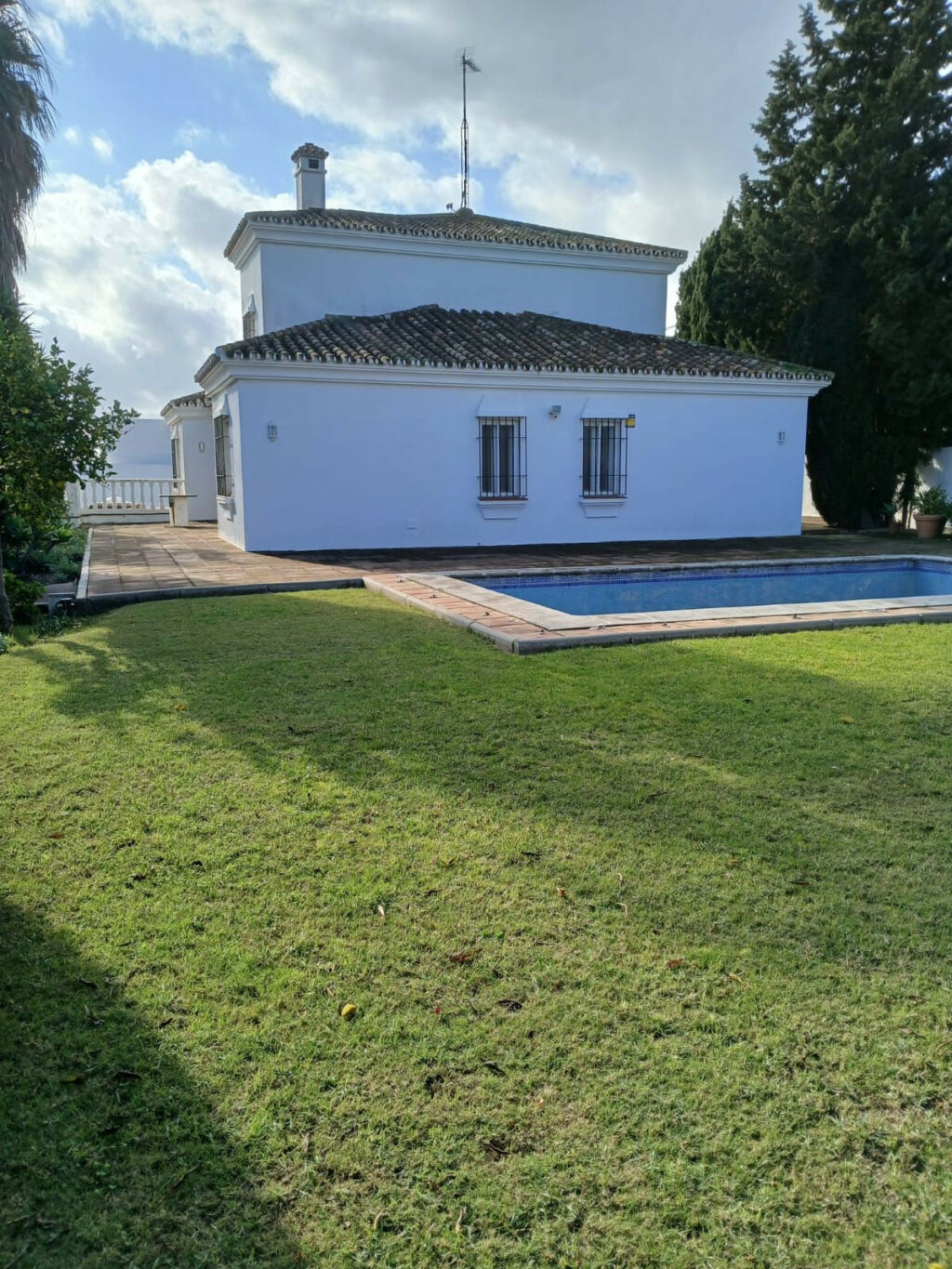 Detached Villa Pueblo Nuevo de Guadiaro Cádiz - imagen 2