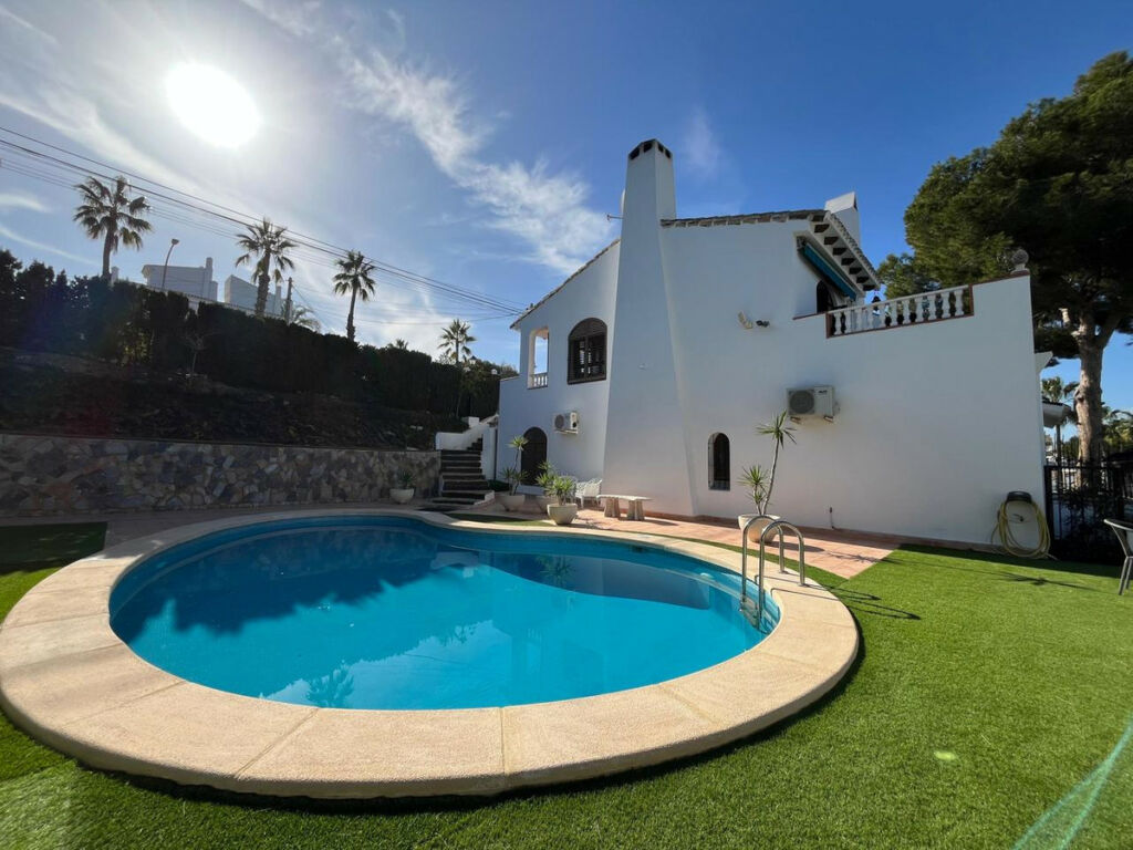 Detached Villa Villamartin Alicante