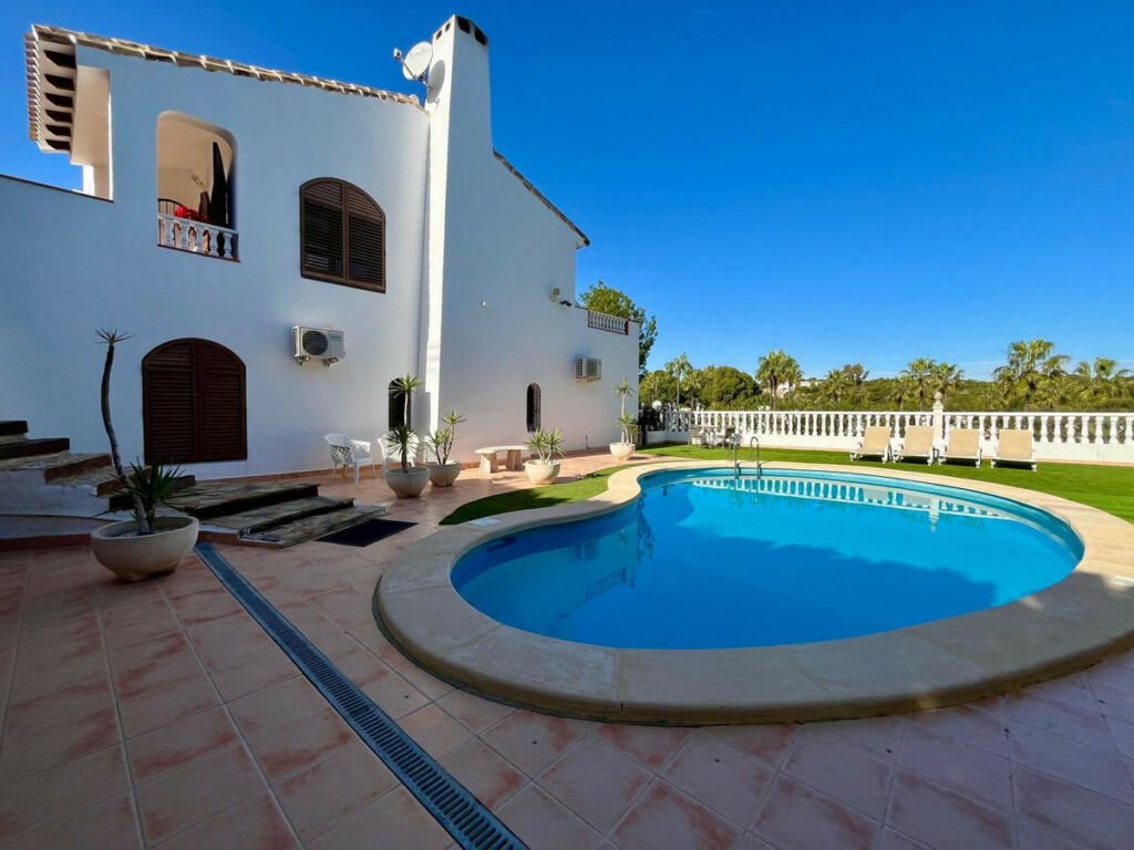 Detached Villa Villamartin Alicante - image 26