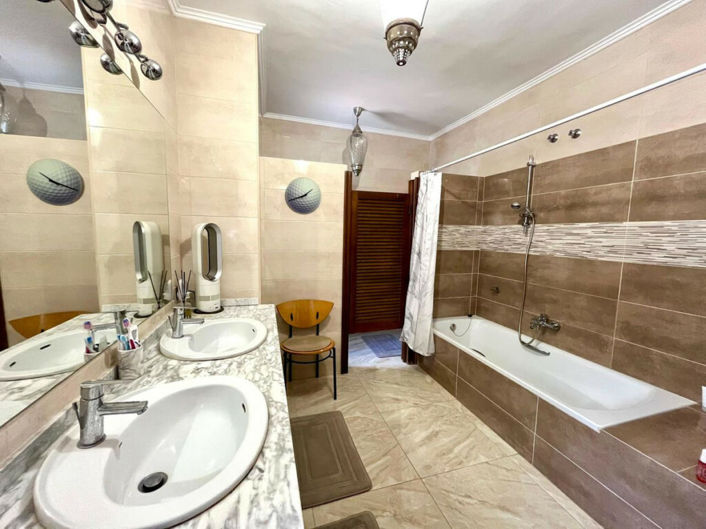 Detached Villa Villamartin Alicante - image 33