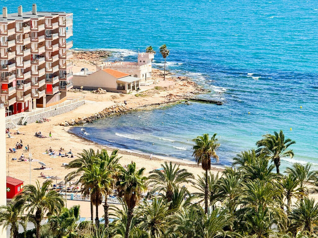 Middle Floor Apartment Torrevieja Alicante - image 5