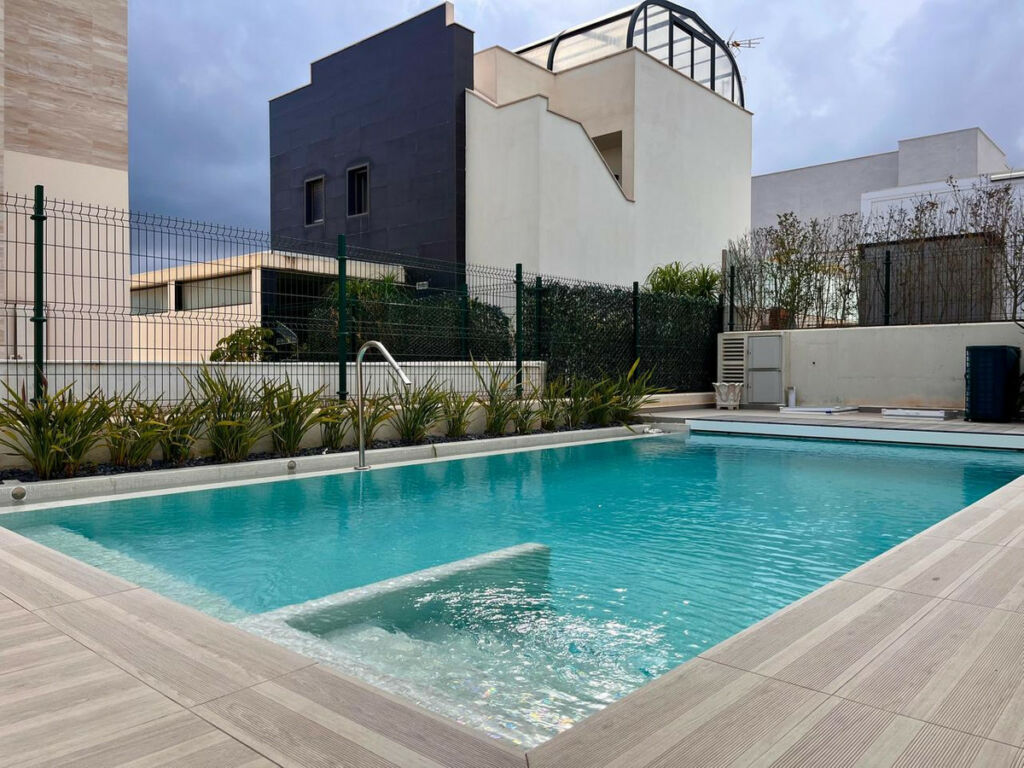 Detached Villa Dehesa de Campoamor Alicante - image 2