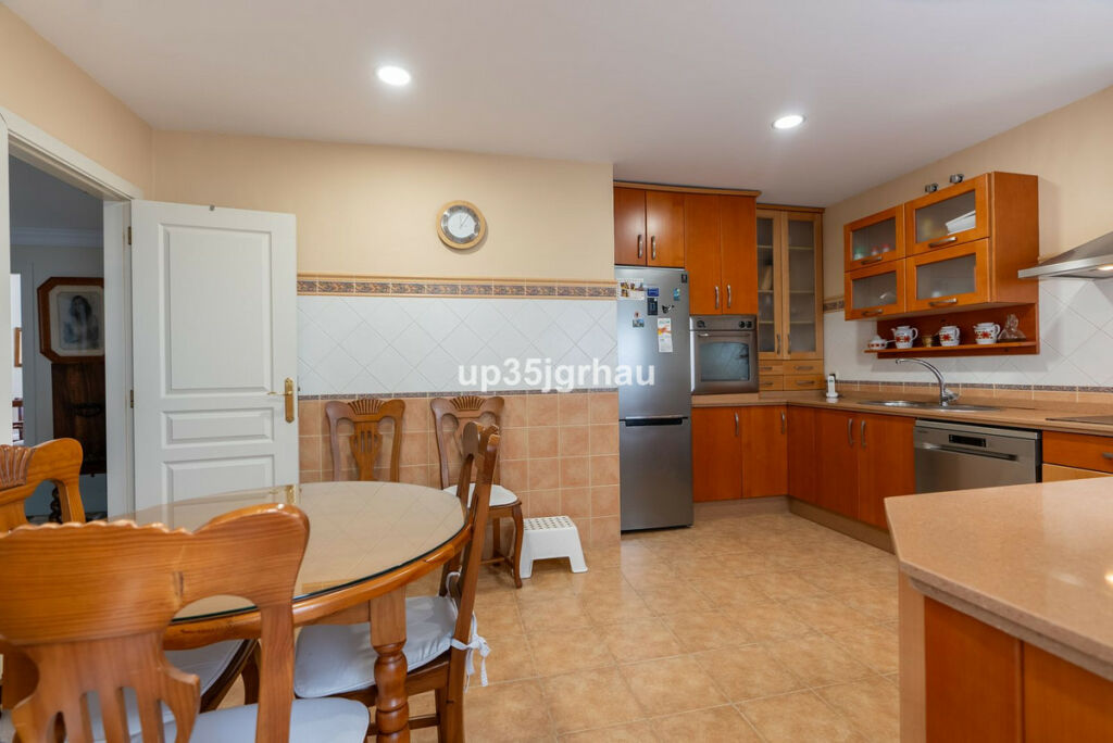 Middle Floor Apartment Estepona Málaga - imagen 10