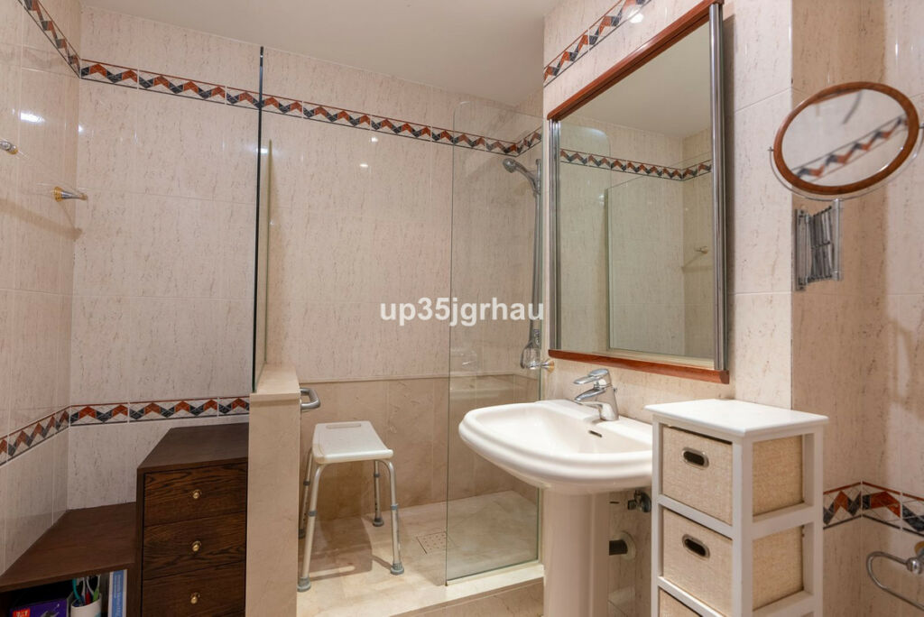 Middle Floor Apartment Estepona Málaga - imagen 13