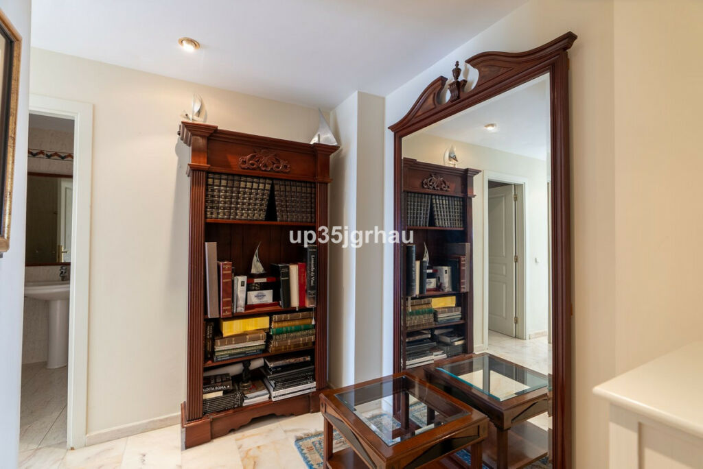 Middle Floor Apartment Estepona Málaga - imagen 14
