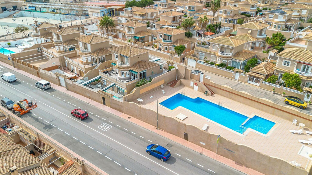 Detached Villa Torrevieja Alicante - zdjęcie 3