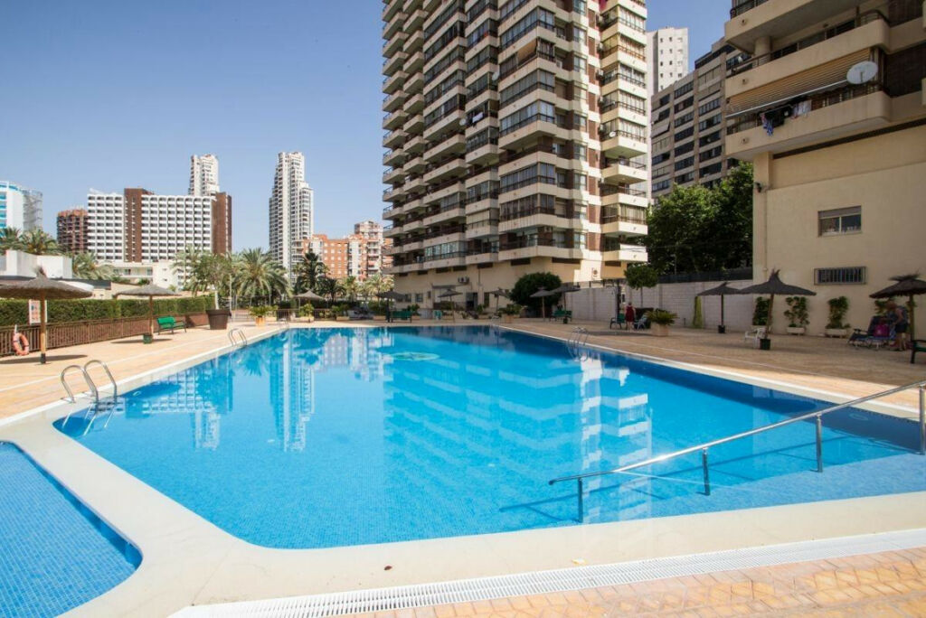 Middle Floor Apartment Benidorm Alicante - image 2
