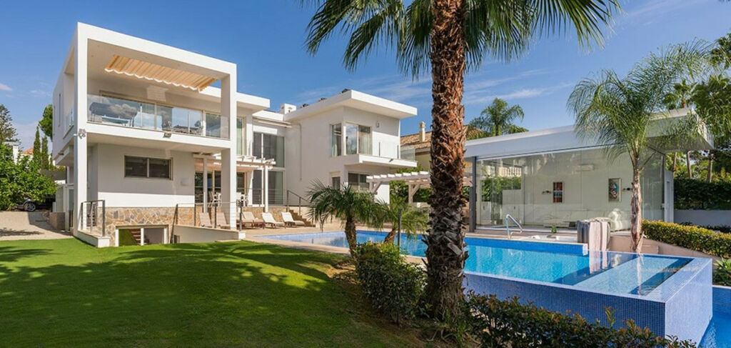Detached Villa Nueva Andalucía Málaga - imagen 2