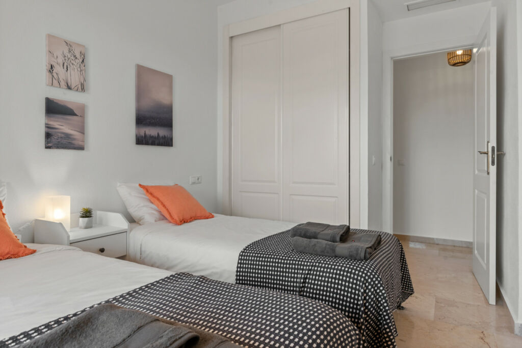 Middle Floor Apartment La Cala Málaga - image 27