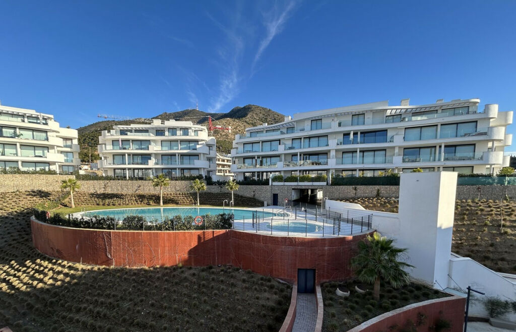 Middle Floor Apartment Fuengirola Málaga - imagen 2