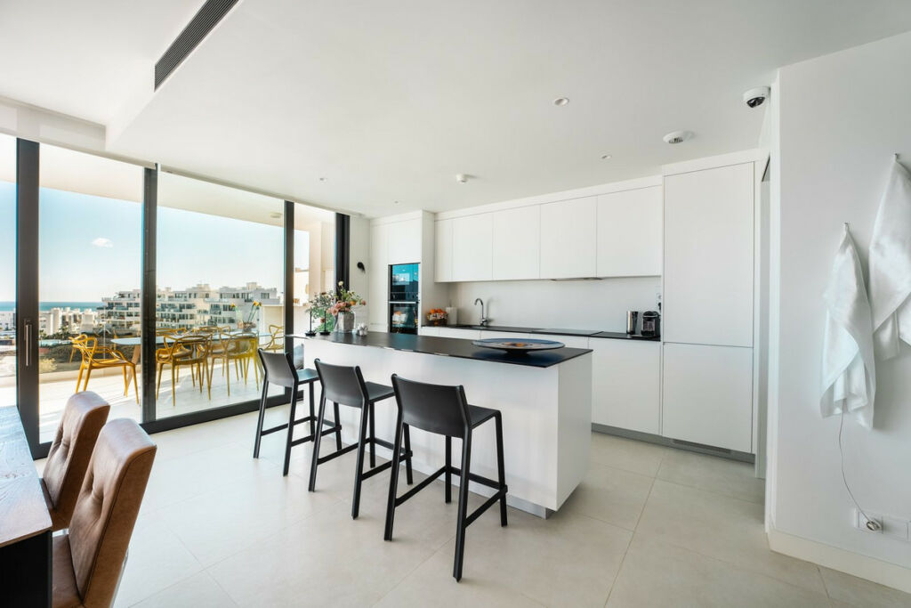 Middle Floor Apartment Fuengirola Málaga - imagen 3