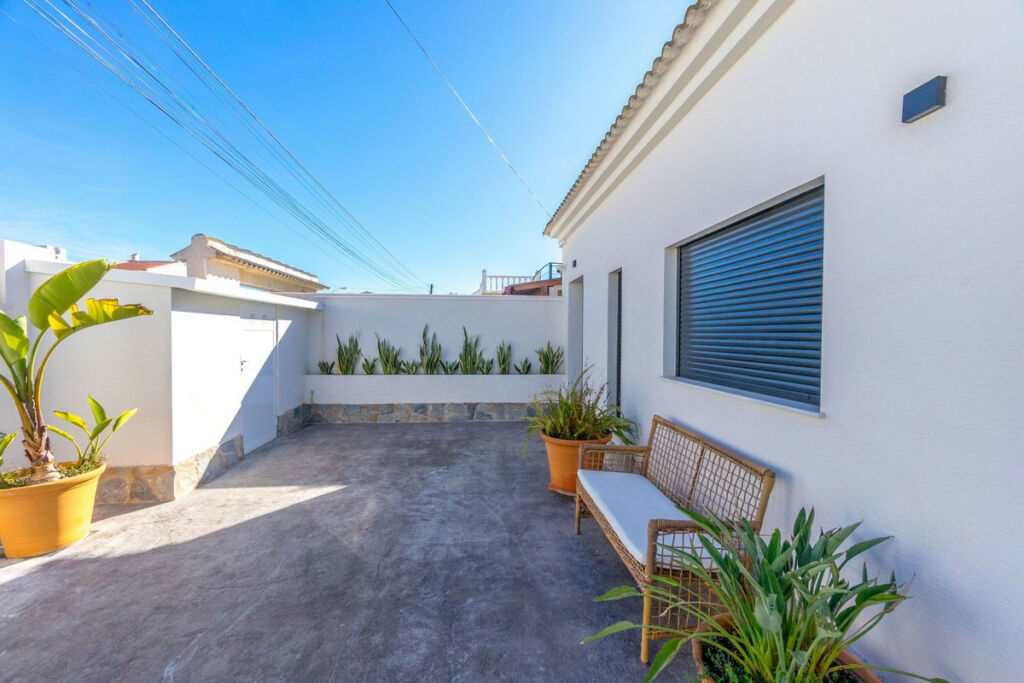 Detached Villa Torrevieja Alicante - imagen 3