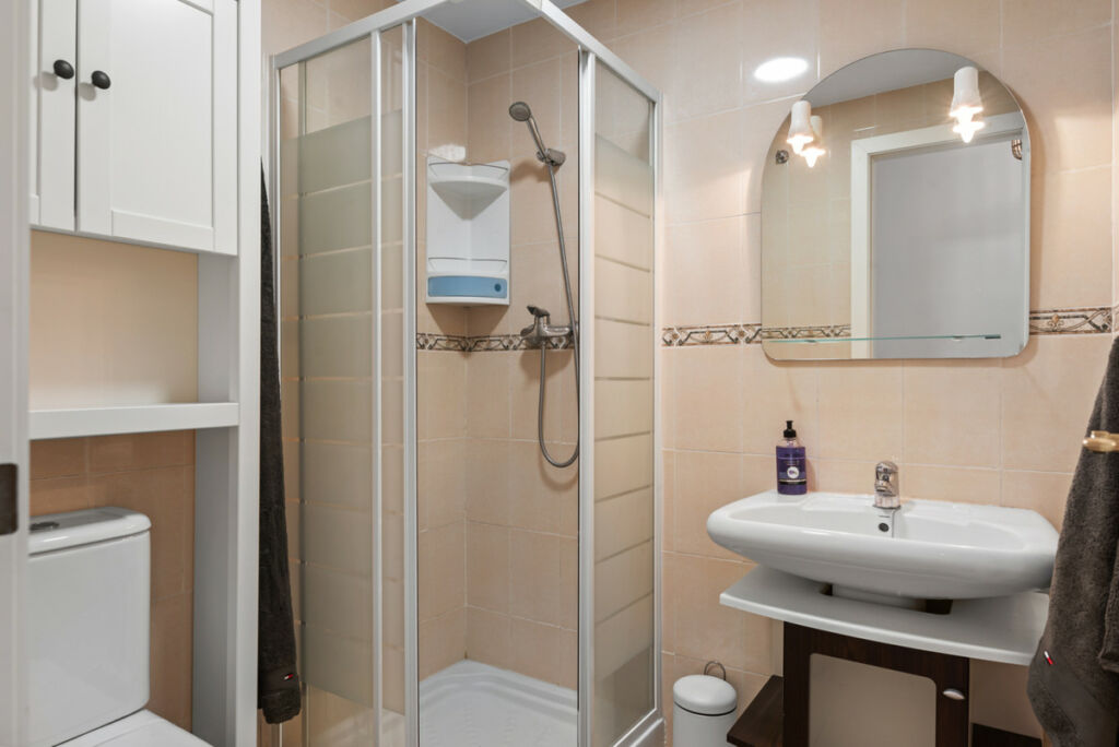 Middle Floor Apartment La Cala Málaga - image 30