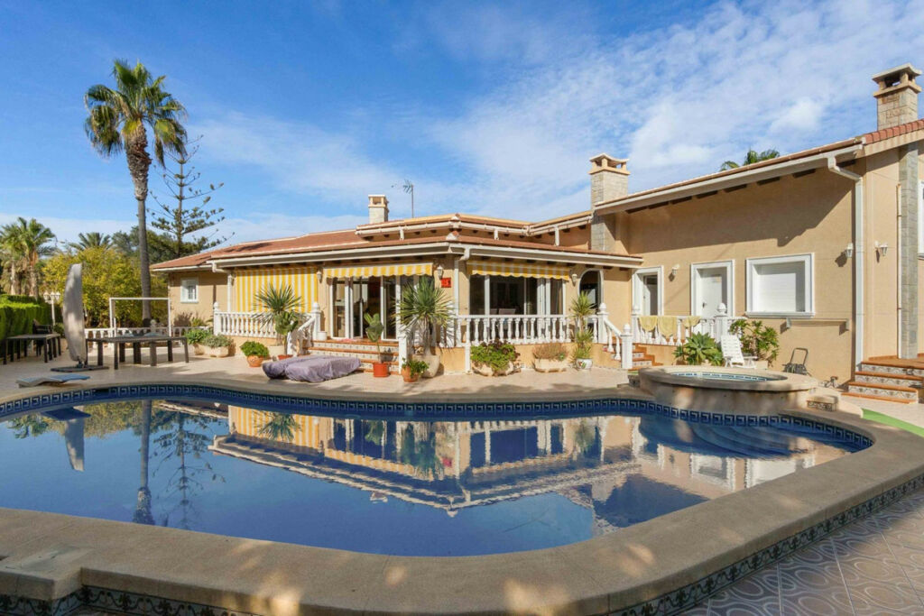 Detached Villa Cabo Roig Alicante - zdjęcie 35