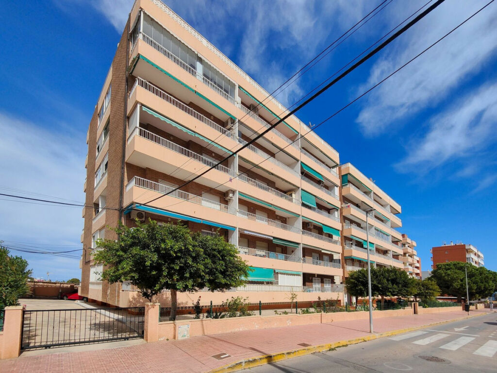 Middle Floor Apartment Punta Prima Alicante - image 36