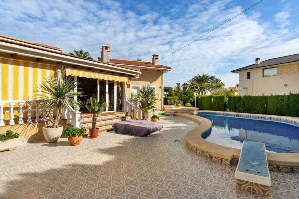 Detached Villa Cabo Roig Alicante - zdjęcie 37