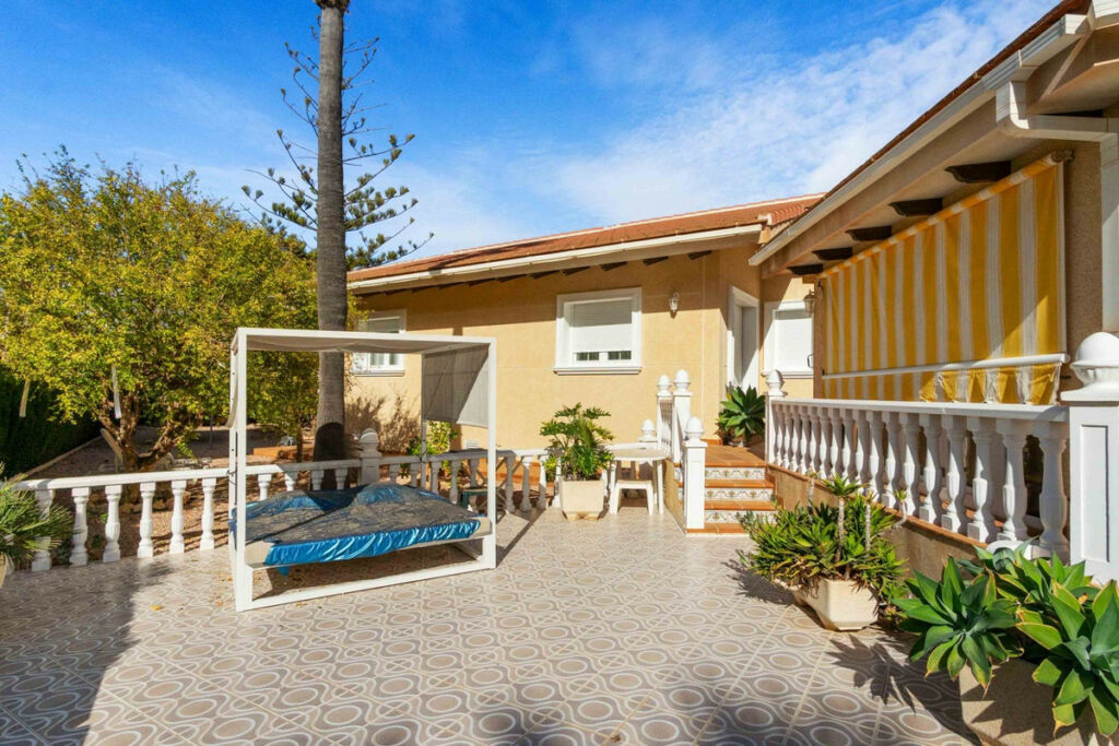 Detached Villa Cabo Roig Alicante - zdjęcie 38