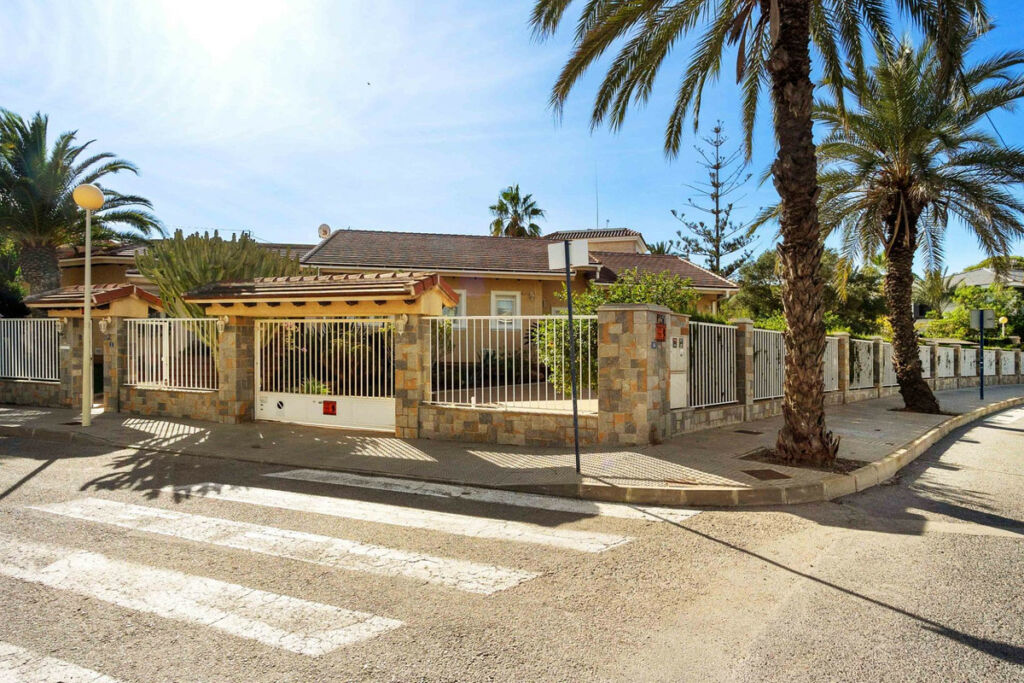 Detached Villa Cabo Roig Alicante - zdjęcie 46