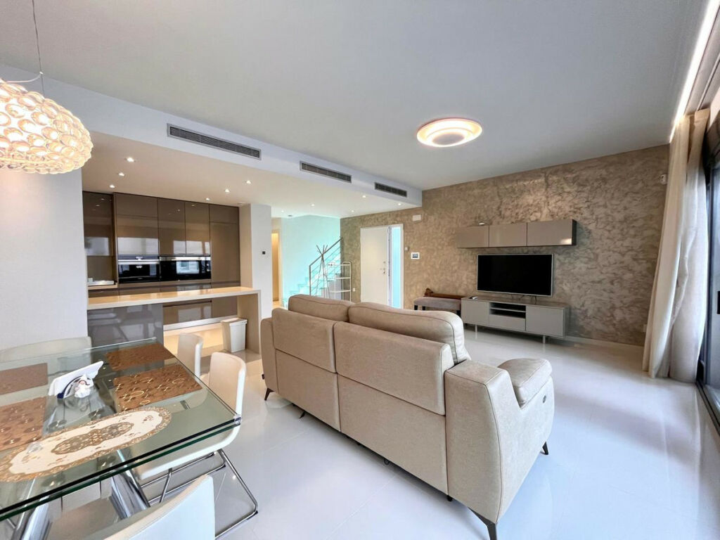 Detached Villa Dehesa de Campoamor Alicante - image 6