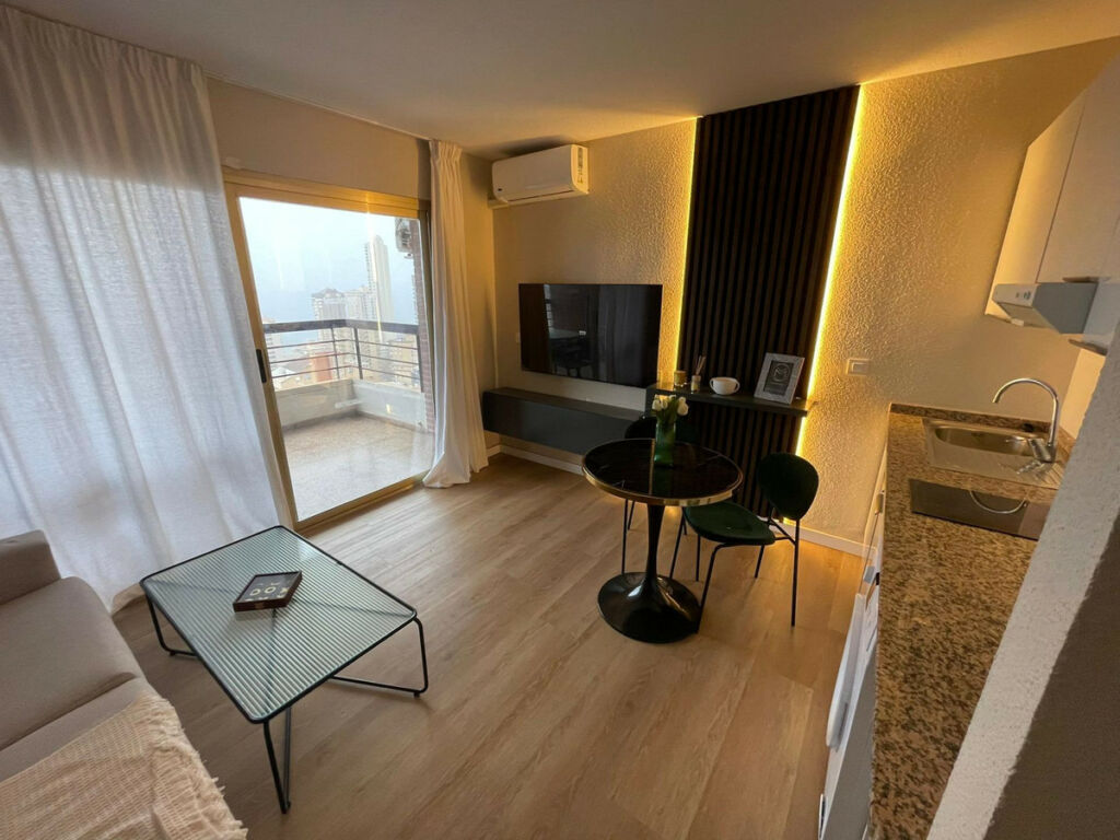 Middle Floor Studio Benidorm Alicante - image 6