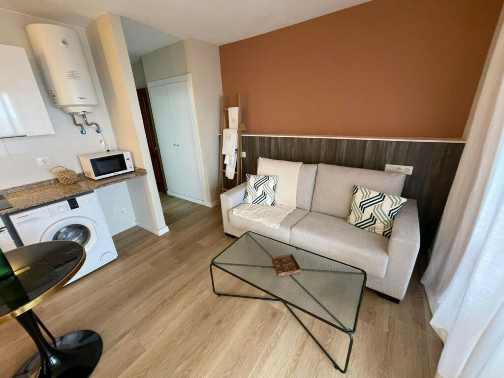 Middle Floor Apartment Benidorm Alicante - image 9