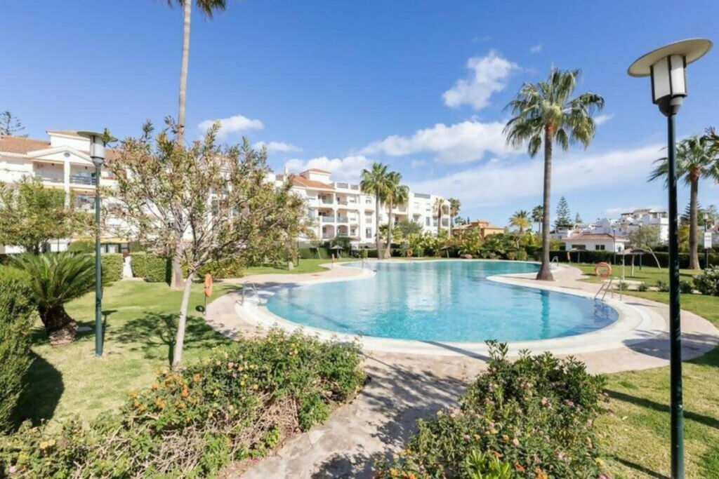 Middle Floor Apartment San Pedro de Alcántara Málaga