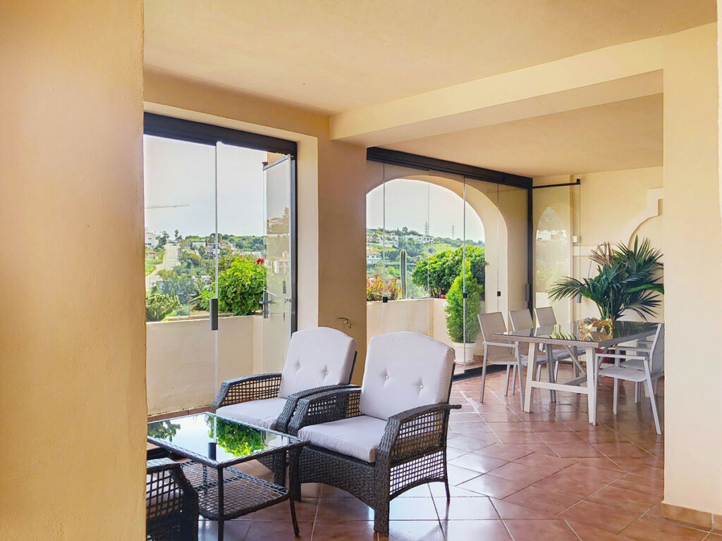 Middle Floor Apartment Estepona Málaga - imagen 2