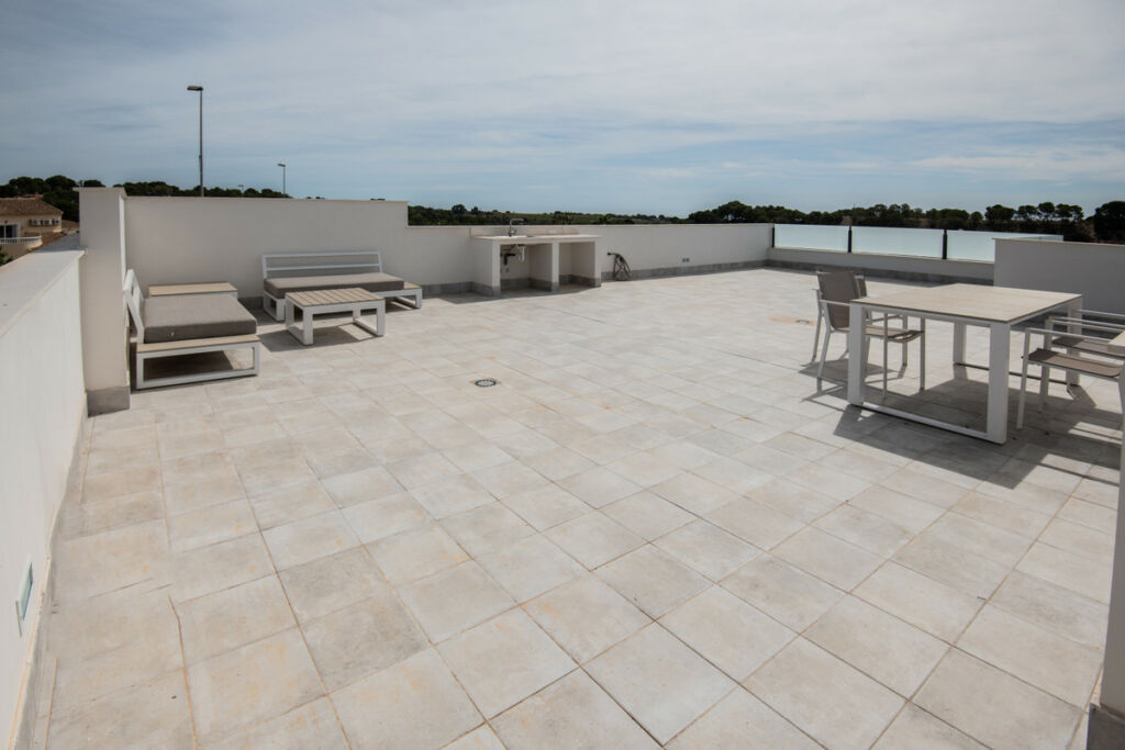 Detached Villa Pinar de Campoverde Alicante - image 26