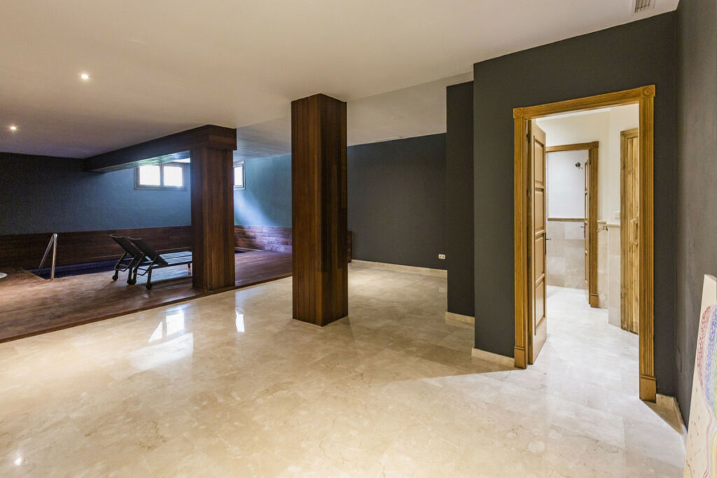 Detached Villa El Madroñal Málaga - zdjęcie 32