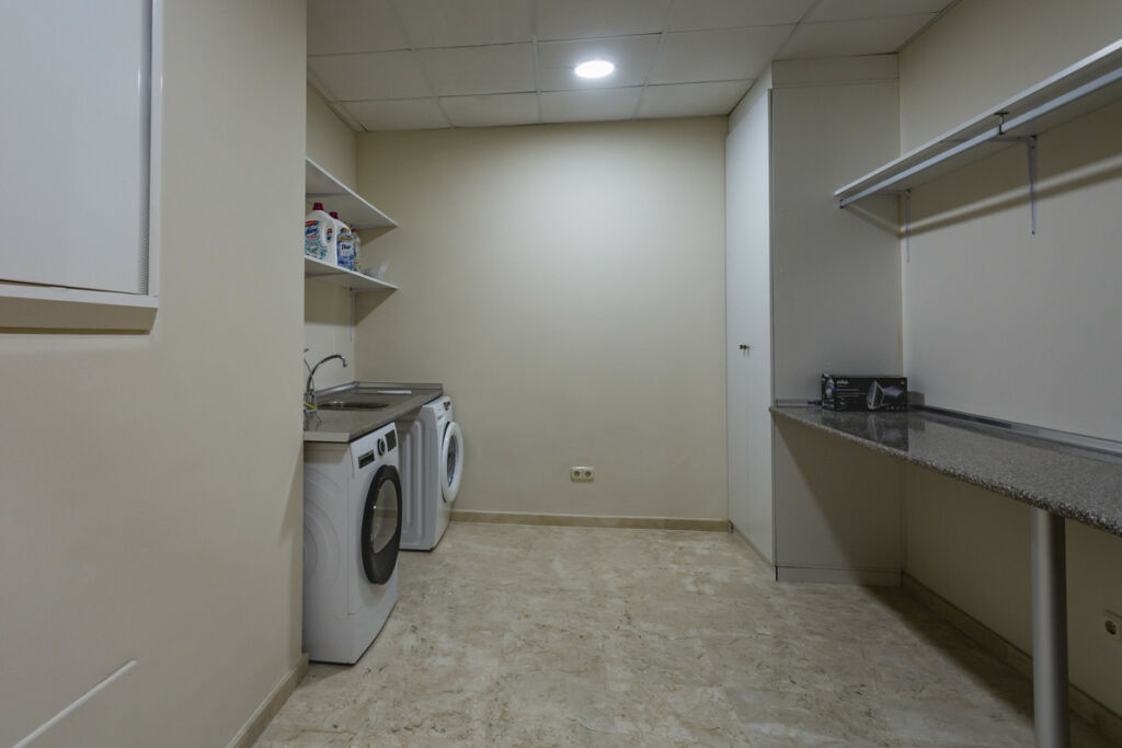 Detached Villa El Madroñal Málaga - zdjęcie 35
