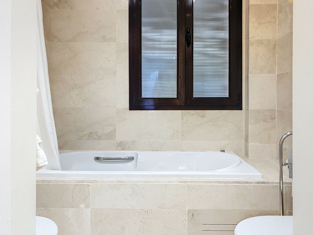 Middle Floor Apartment Estepona Málaga - imagen 40