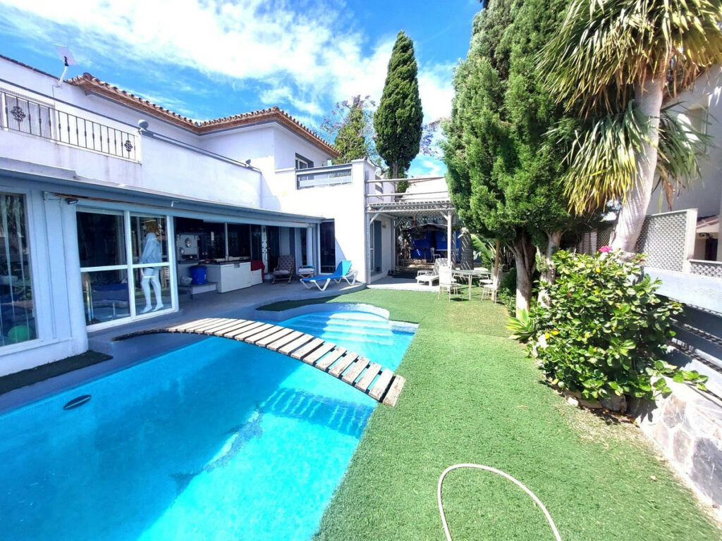 Detached Villa Estepona Málaga - imagen 5