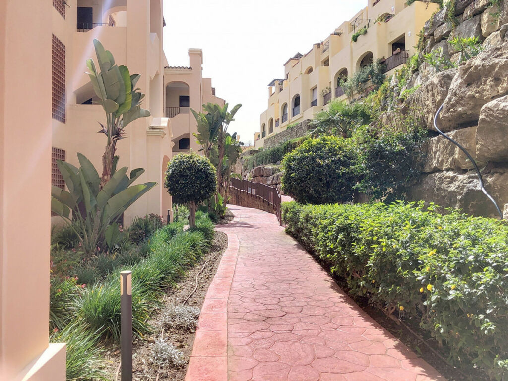 Middle Floor Apartment Estepona Málaga - imagen 6