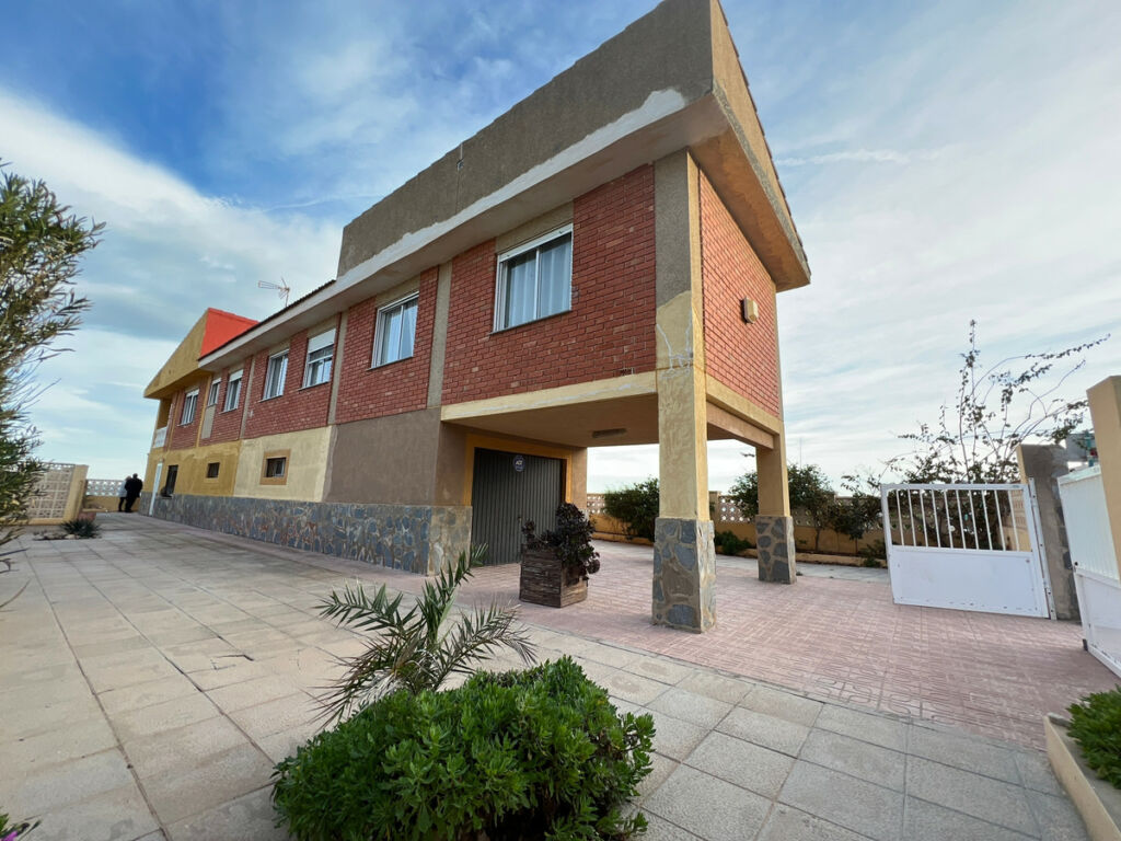 Detached Villa Guardamar del Segura Alicante - image 5