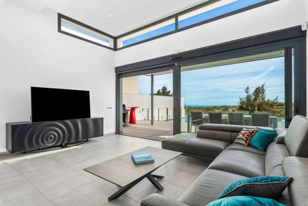 Detached Villa San Miguel de Salinas Alicante - image 2