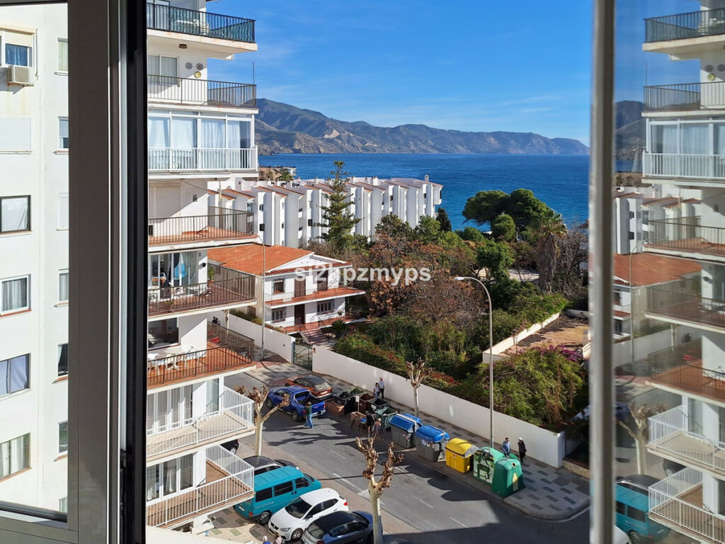 Top Floor Apartment Nerja Málaga - imagen 13