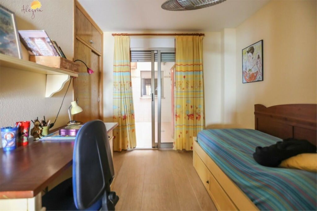 Middle Floor Apartment Torrevieja Alicante - zdjęcie 13