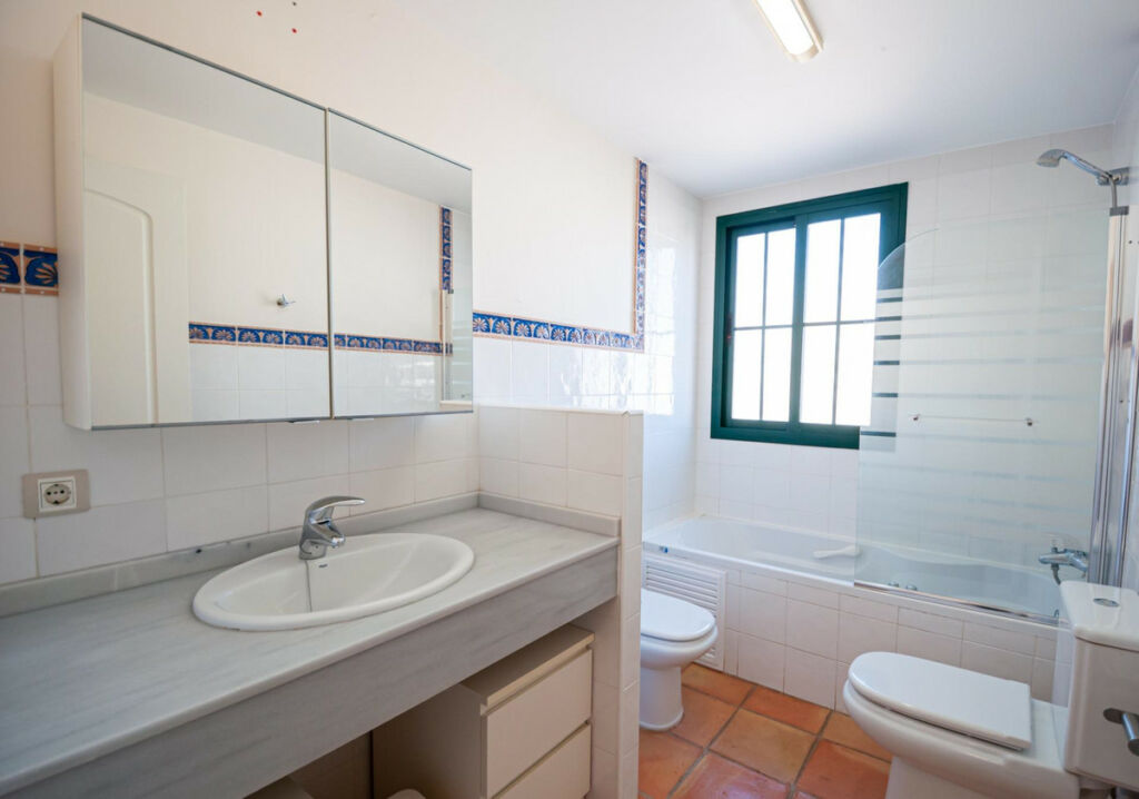 Townhouse Finestrat Alicante - image 14