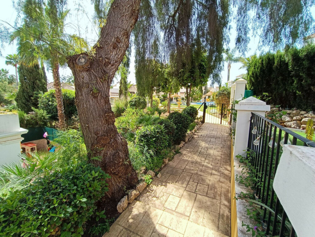 Ground Floor Apartment Aloha Málaga - zdjęcie 15