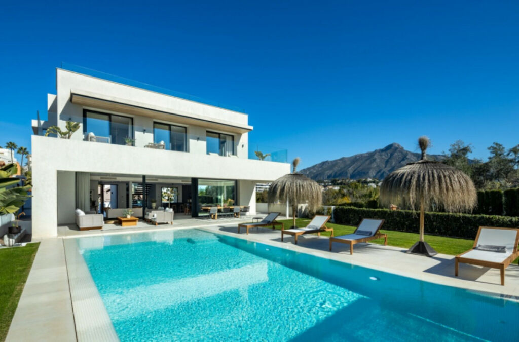 Detached Villa Marbella Málaga - imagen 2