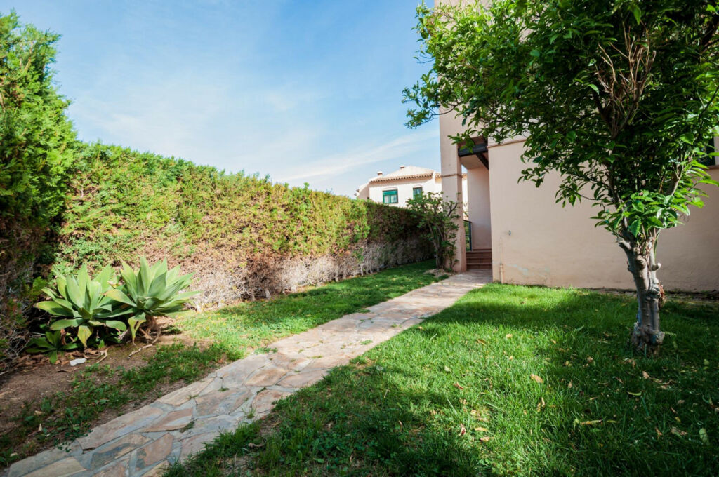 Townhouse Finestrat Alicante - image 22